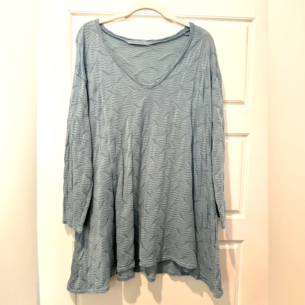 Cut Loose L Blue Knit Tunic